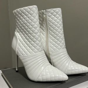 Rogue white Women's Boots - Women | Color: white | Size: 6